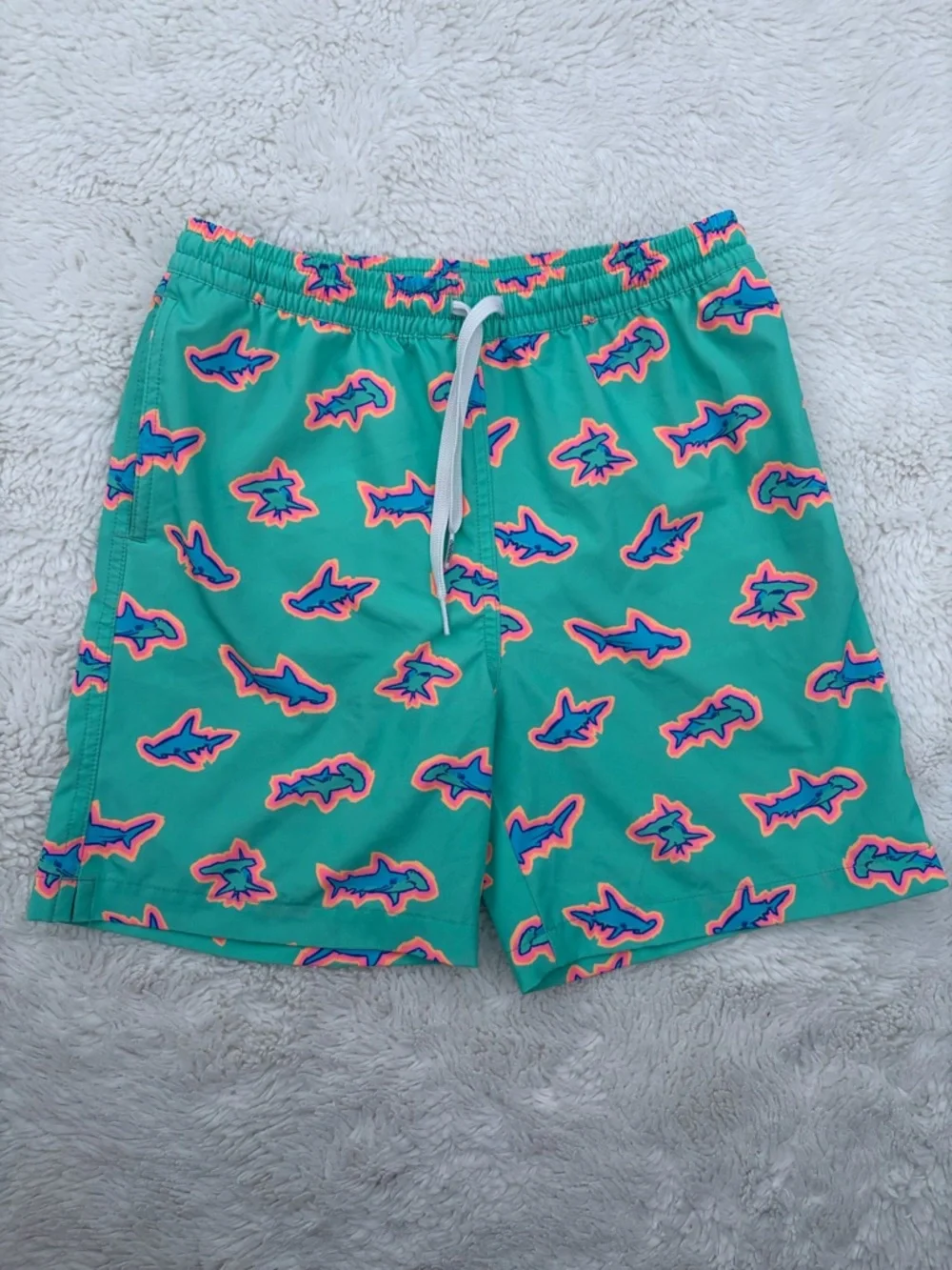 Chubbies Boys Medium 10/12 The Apex Swimmer Classic Swim Trunks Sharks Neon - Picture 1 of 6